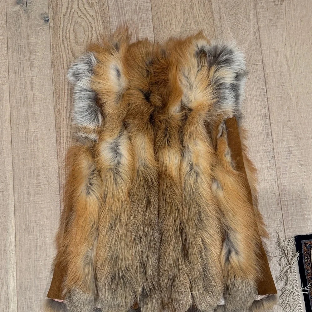 Real Fox Fur Vest in Brown and Gray - Picture 3 of 6